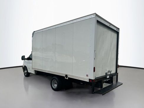 Used 2024 GMC Savana 4500 w/ Power Convenience Package image 5