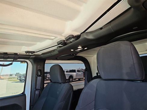 Used 2022 Jeep Wrangler Sport image 21