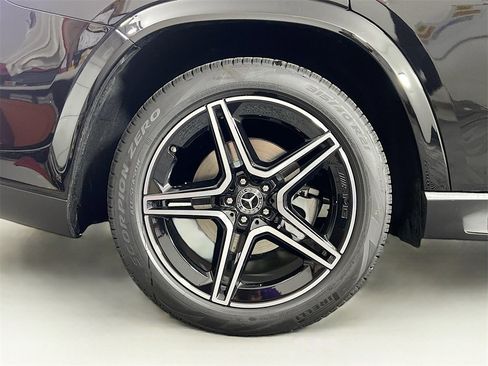 New 2025 Mercedes-Benz GLS 450 4MATIC image 36