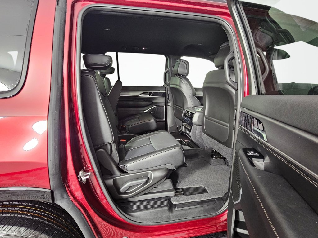 New 2026 Jeep Grand Wagoneer Limited AWD/4WD image 40