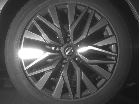 Used 2025 Nissan Altima 2.5 SV FWD image 15