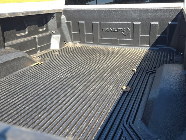 Used 2022 Chevrolet Silverado 2500 Custom w/ Custom Value Package AWD/4WD image 12