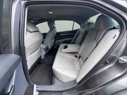 Used 2024 Toyota Camry SE FWD image 12
