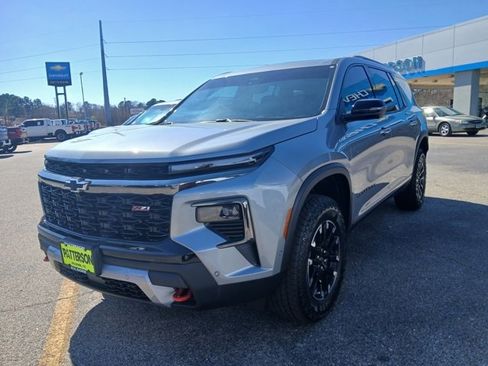 New 2026 Chevrolet Traverse Z71 w/ Enhanced Driving Package image 3