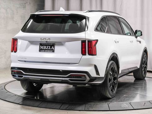 Used 2023 Kia Sorento SX FWD image 4