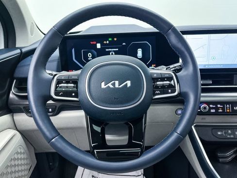 Used 2025 Kia Carnival SX Prestige image 35