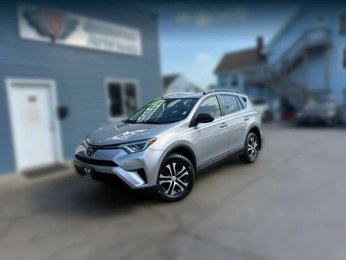 Used 2016 Toyota RAV4 LE AWD/4WD image 1
