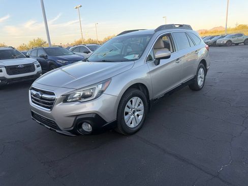Used 2019 Subaru Outback 2.5i Premium AWD/4WD image 3