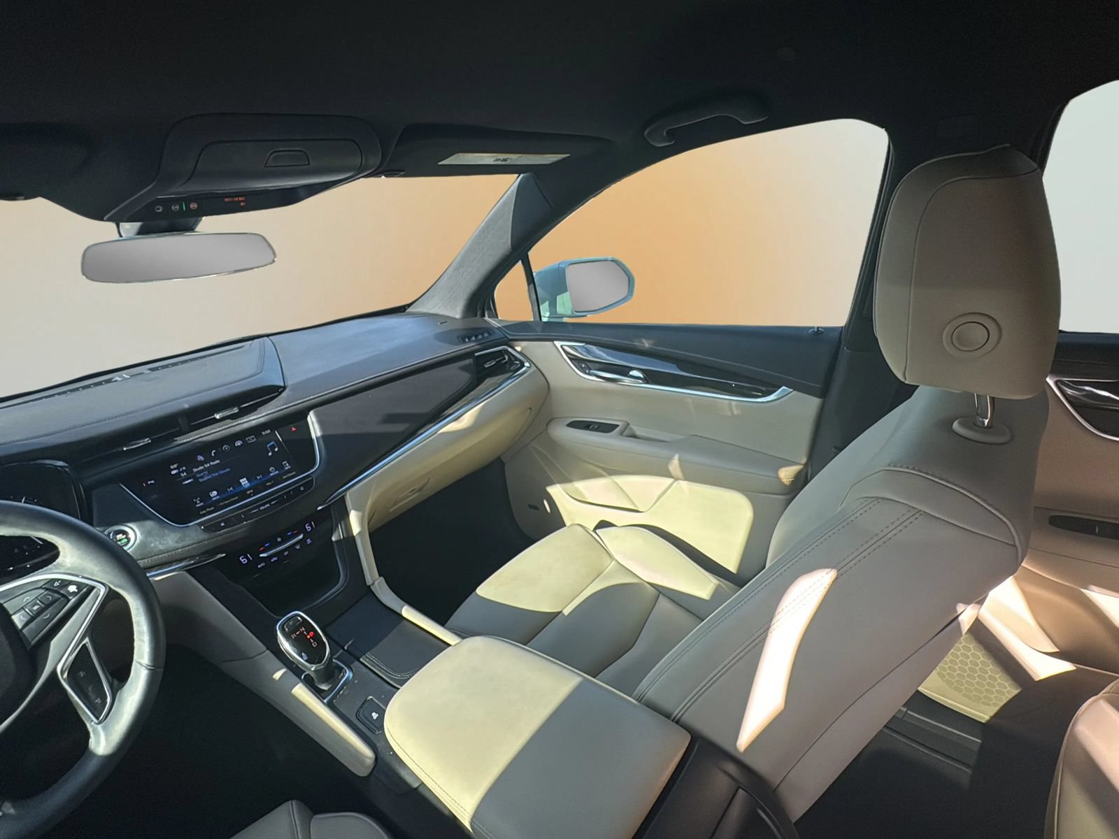 Used 2018 Cadillac XT5 FWD image 14