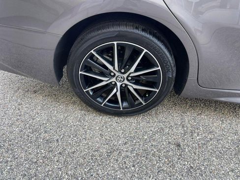 Used 2024 Toyota Camry SE image 5