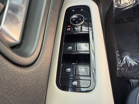 Used 2024 Nissan Ariya FWD image 27