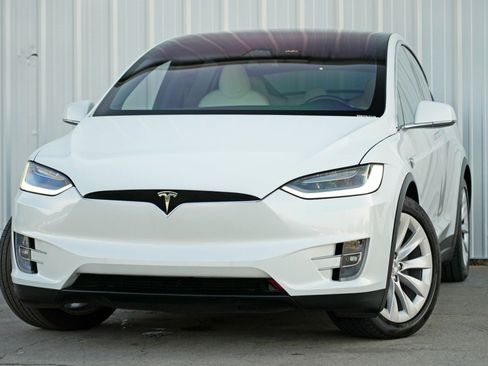 Used 2020 Tesla Model X Long Range image 3