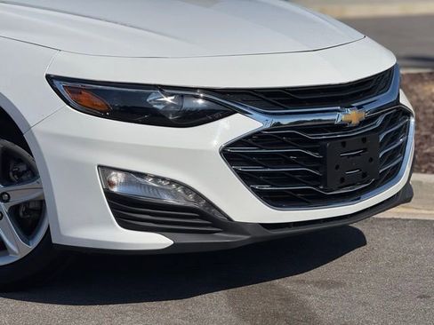Used 2023 Chevrolet Malibu LT image 3