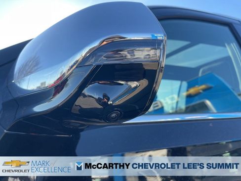 New 2026 Chevrolet Suburban Premier w/ Sun And Tow Package AWD/4WD image 10