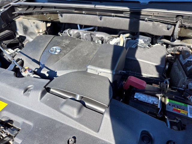 Used 2019 Toyota Highlander Plus AWD/4WD image 23