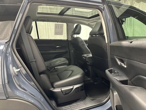 Used 2025 Toyota Grand Highlander AWD image 57