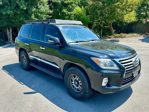 Used 2015 Lexus LX 570 4WD image 3