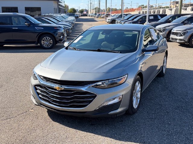 Used 2025 Chevrolet Malibu LT FWD image 1