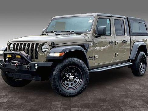 Used 2020 Jeep Gladiator Sport w/ Quick Order Package 24S image 2