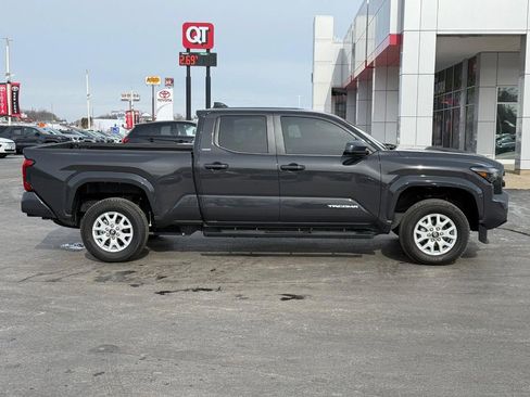 Used 2025 Toyota Tacoma SR5 image 2