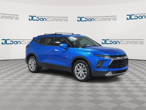 Used 2024 Chevrolet Blazer LT AWD/4WD image 2