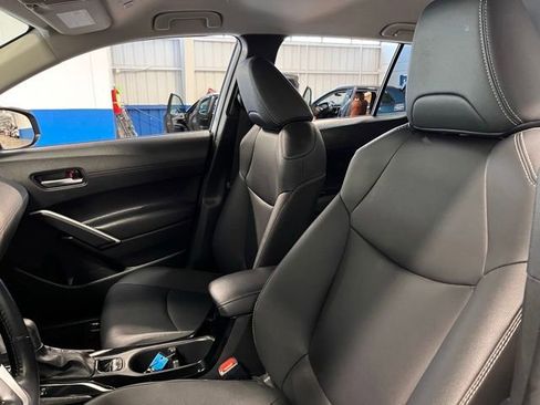 Used 2025 Toyota Corolla Cross XLE FWD image 21