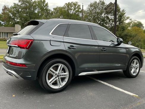 Used 2023 Audi Q5 e Premium w/ Convenience Package image 5
