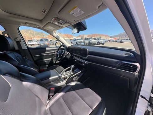 Used 2025 Kia Telluride S image 23