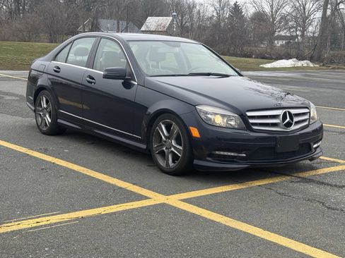 Used 2011 Mercedes-Benz C 300 C 300 Luxury 4MATIC AWD 4dr Se image 1