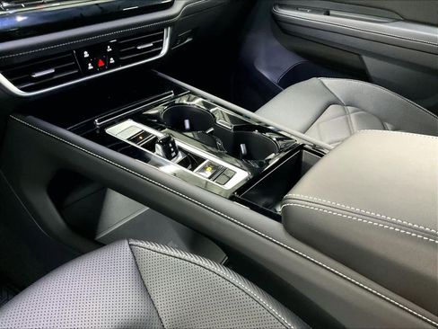 New 2025 Volkswagen Atlas Cross Sport SE image 10