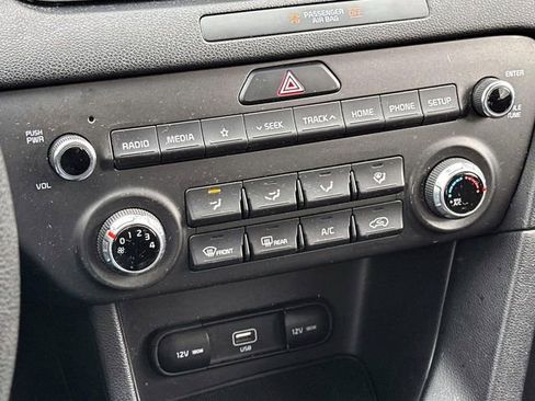 Used 2020 Kia Sportage LX image 25