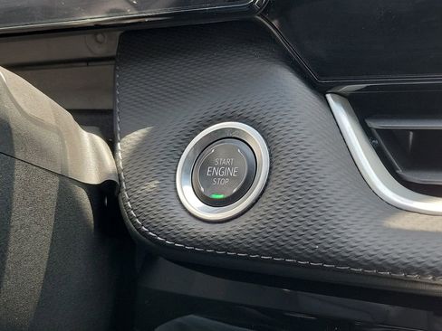 Used 2025 Chevrolet Equinox LT FWD image 33
