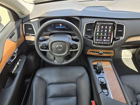 Certified 2023 Volvo XC90 B5 Plus AWD/4WD image 17