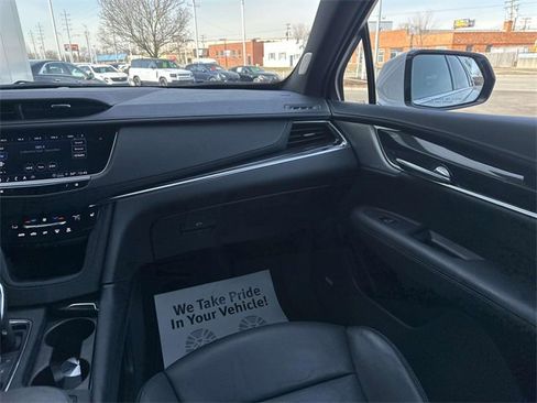 Certified 2022 Cadillac XT5 Premium Luxury image 36