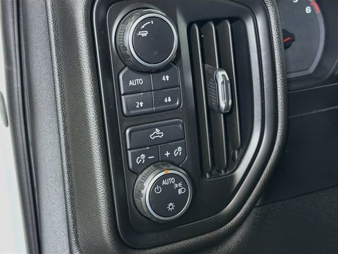 Used 2019 Chevrolet Silverado 1500 Custom Trail Boss w/ Custom Convenience Package AWD/4WD image 12