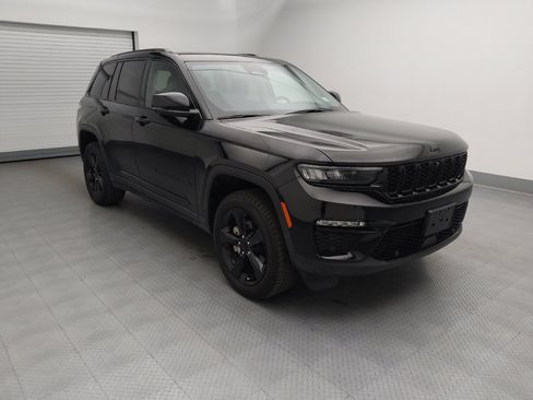 Used 2023 Jeep Grand Cherokee Limited w/ Luxury Tech Group II RWD image 13