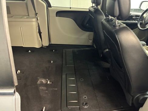 Used 2019 Dodge Grand Caravan SXT w/ Driver Convenience Group FWD image 38