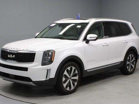 Used 2022 Kia Telluride EX w/ EX Premium Package image 8