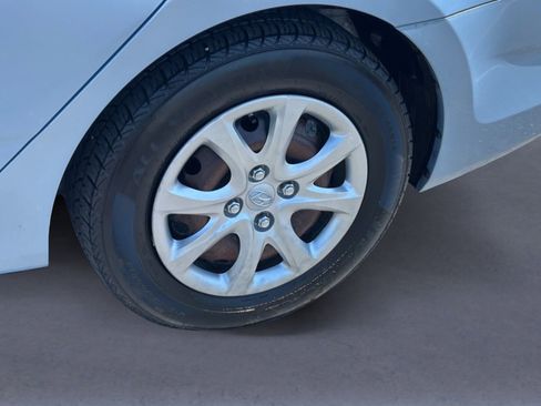 Used 2013 Hyundai Accent GLS FWD image 13