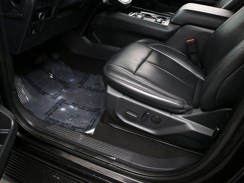 Used 2024 Ford Expedition Max XLT image 25