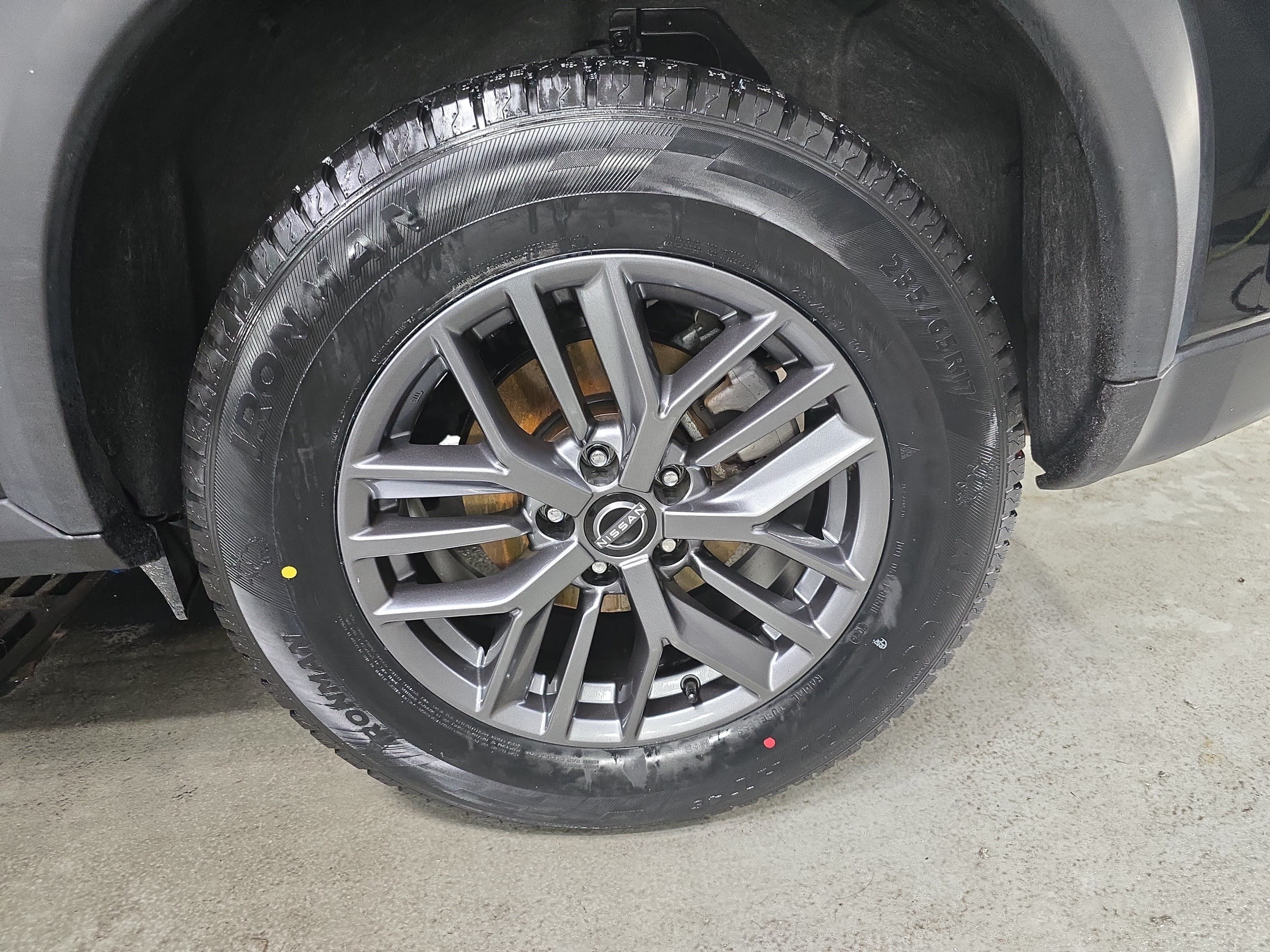 Used 2025 Nissan Rogue S AWD/4WD image 31