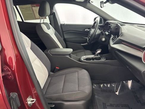 Used 2024 Chevrolet Trax RS w/ Driver Confidence Package image 22