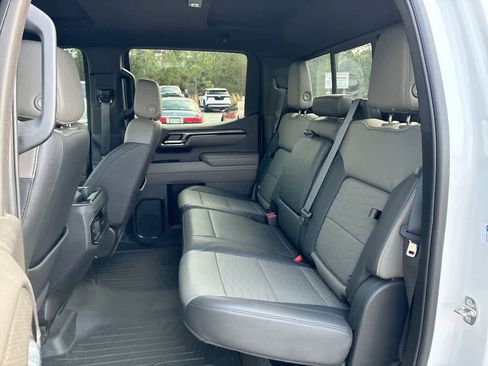 Used 2023 Chevrolet Silverado 1500 ZR2 w/ Technology Package image 24