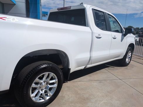 Used 2023 Chevrolet Silverado 1500 LT AWD/4WD image 5