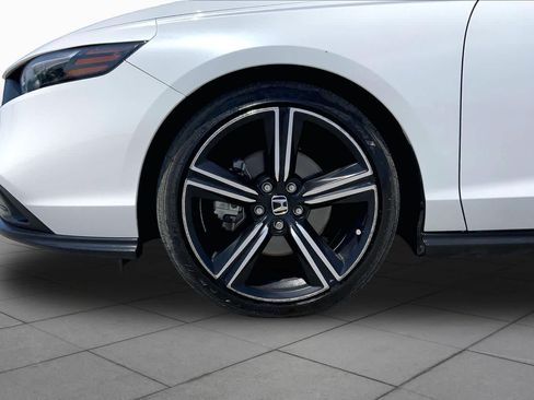 Used 2023 Honda Accord Sport image 11