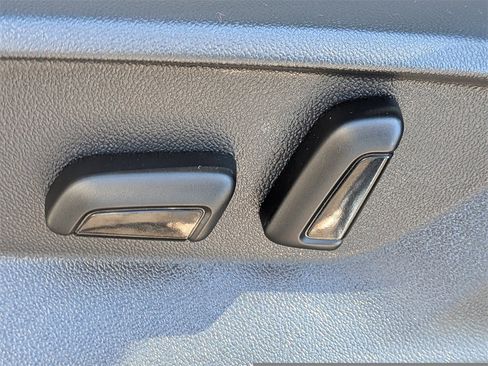 Used 2020 Volkswagen Tiguan SEL image 21