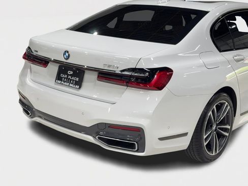 Used 2020 BMW 750i xDrive w/ Autobahn Package image 14
