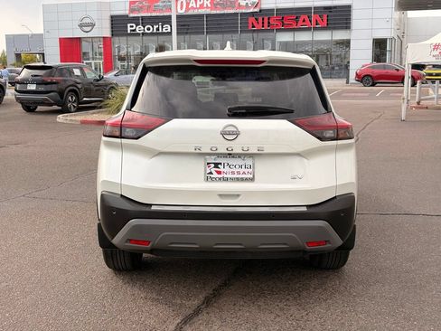 Certified 2023 Nissan Rogue SV FWD image 5
