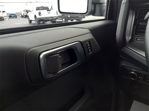Used 2025 Ford Bronco Big Bend image 24