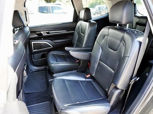 Used 2021 Kia Telluride S FWD image 17